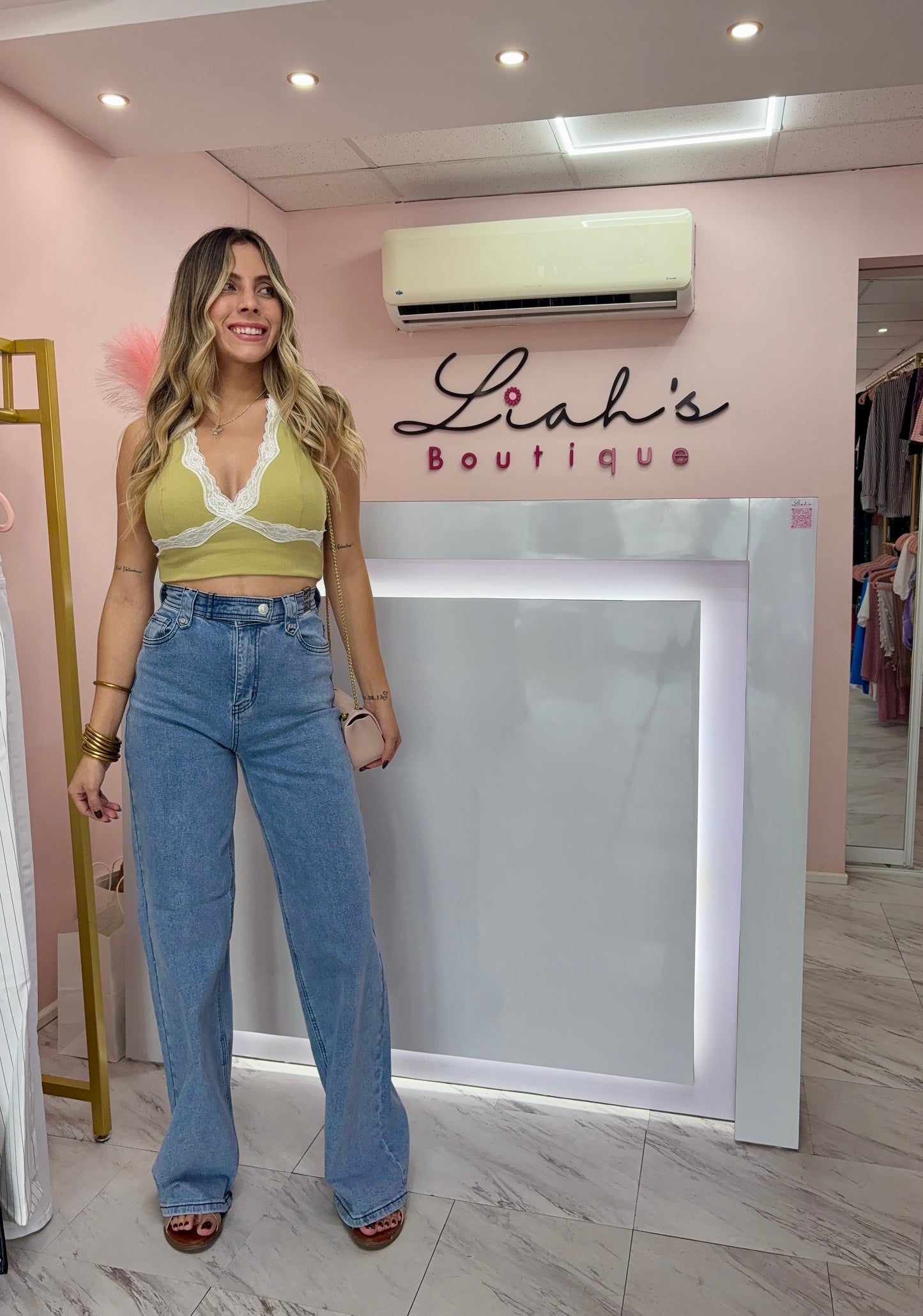 Wide Leg Vibrant Jean