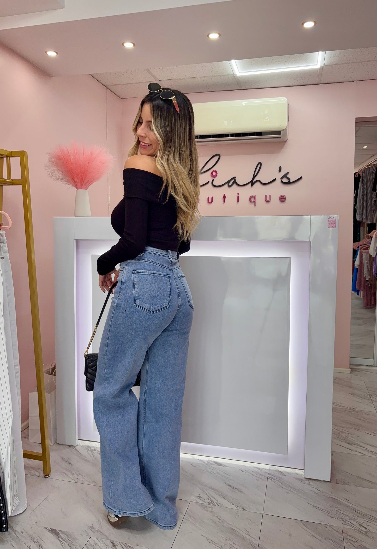 Wide Leg Vibrant Jean