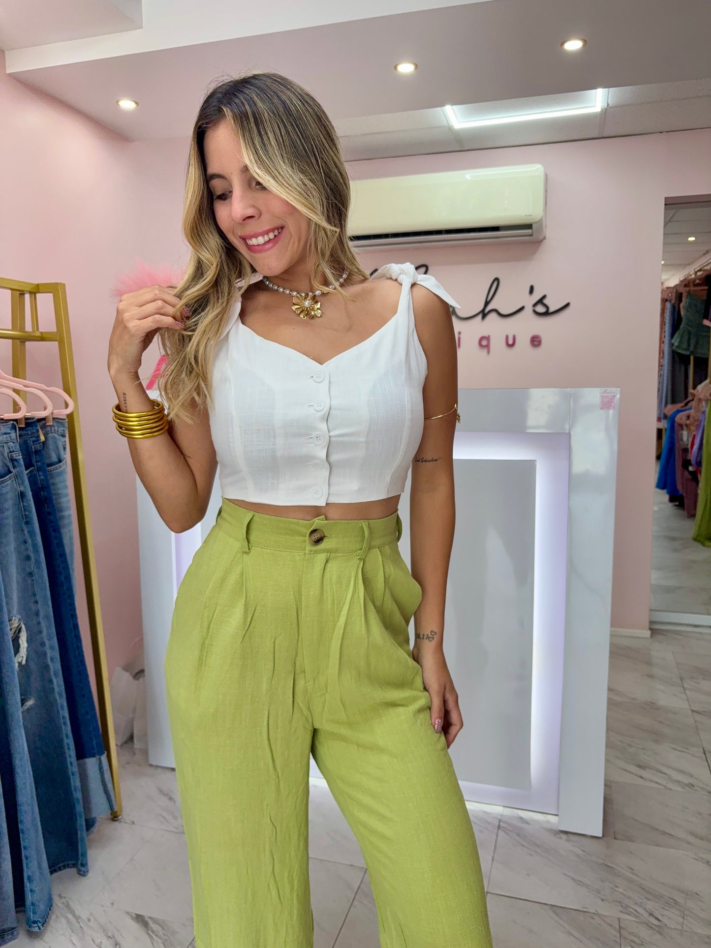 Top | White